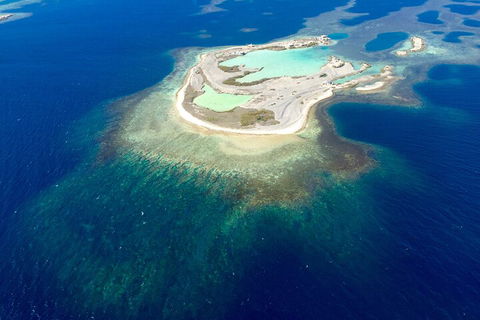 Abrolhos Islands Fixed-Wing Scenic Flight - Southport Accommodation 4