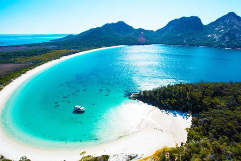 Wineglass Bay Private Charter Service - Southport Accommodation 2