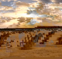 Pinnacle Desert Sunset and Night-time Stargazing Tour from Perth - Accommodation Southport