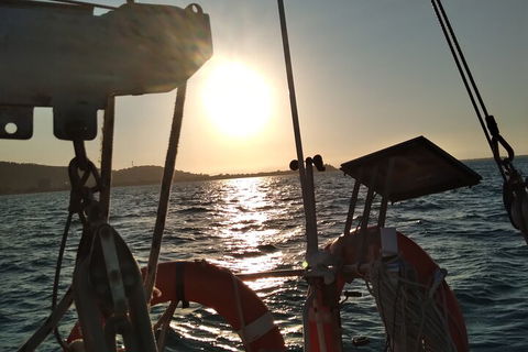 Townsville Private Hire Sunset Sail Sailing Cruise Boat Tour Charter Experience - Accommodation Southport 4