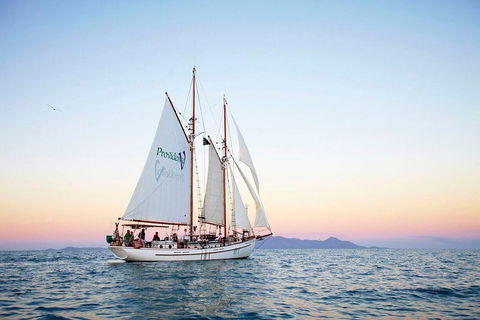 Fly & Sail Package (With Providence) - Southport Accommodation 1