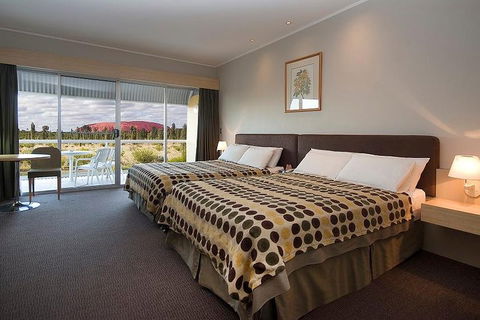 3-Day Uluru-Kata Tjuta And Kings Canyon 4WD Small-Group Eco-Tour From Alice Springs - Southport Accommodation 0