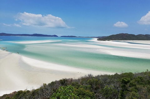 2-Night Whitsundays Sailing Cruise Incl. Whitehaven Beach & Great Barrier Reef - Southport Accommodation 1