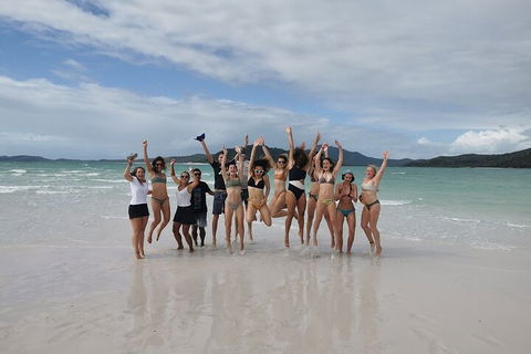 2-Night Whitsundays Sailing Cruise Incl. Whitehaven Beach & Great Barrier Reef - Southport Accommodation 4