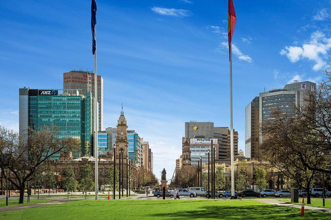 Adelaide Highlights, Hahndorf & McLaren Vale Wine Tasting And Sightseeing Tour - Southport Accommodation 1