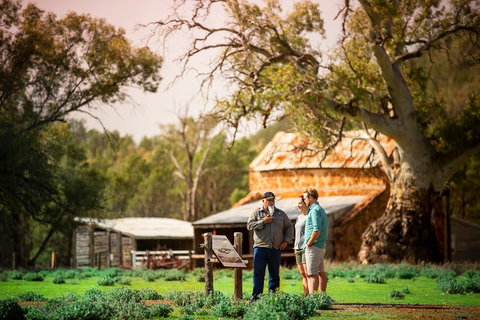 Yura Udnyu - Our Culture, Your Culture (Aboriginal Cultural Walk) - Accommodation Southport 0